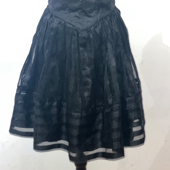 Betsy Johnson sleeveless dress - Picture 4 of 10